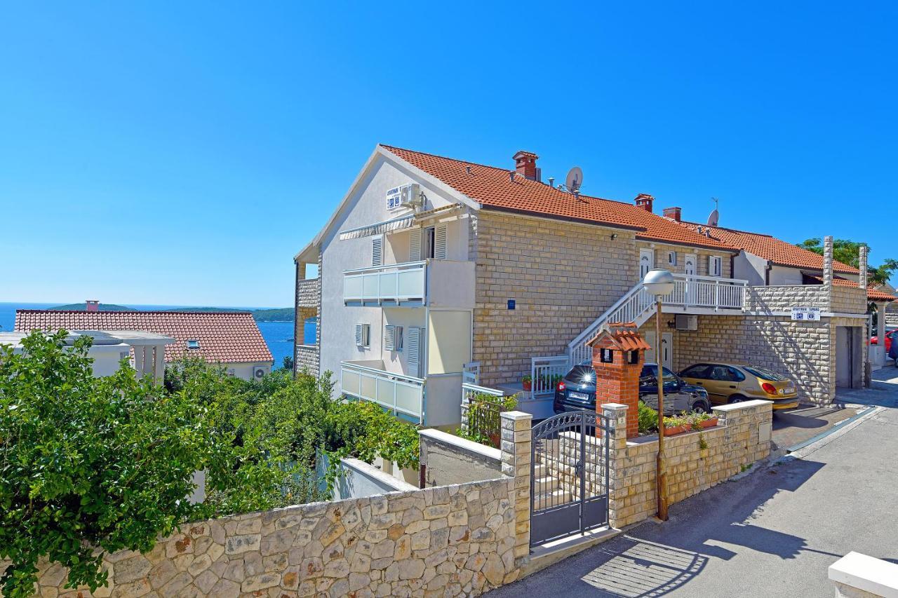 Apartments Tamara Đảo Hvar Ngoại thất bức ảnh